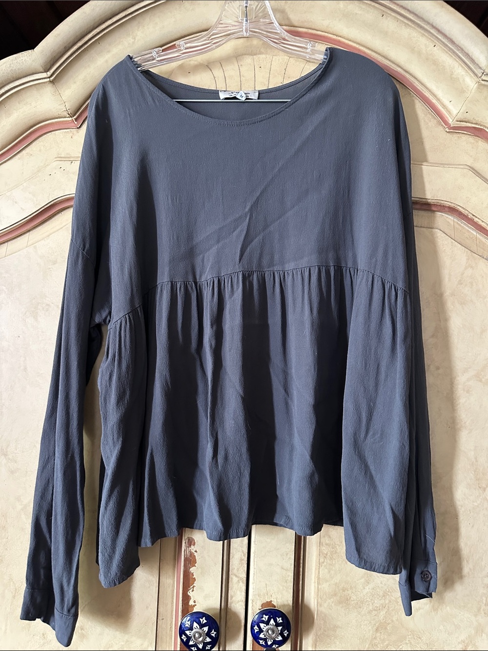 Nostalgia Slate Gray Long-Sleeve Peplum Top